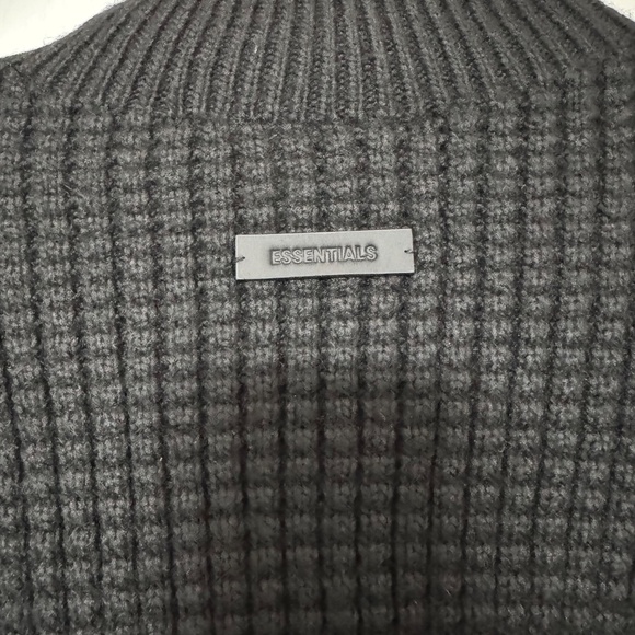 Fear of God Essentials Waffle Sweater - Picture 4 of 4